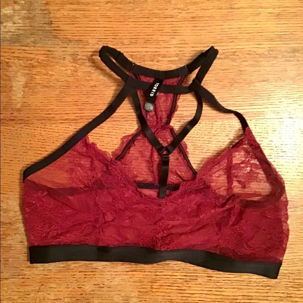 NWOT Red and black lace cage strap torrid bralette